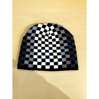 Bonnet à carreaux noir et blanc 4 ans