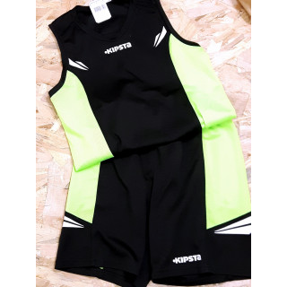 Ensemble de sport noir et vert