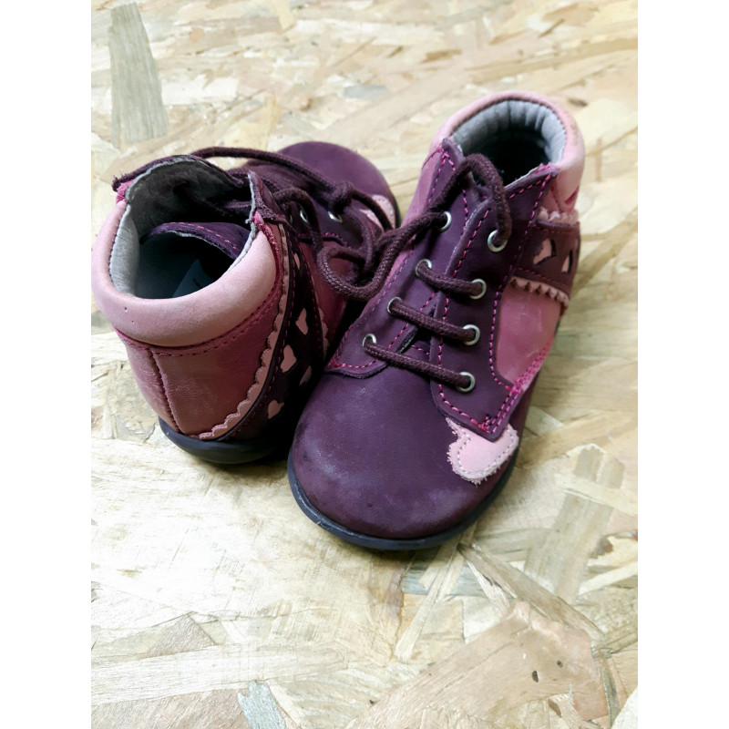 Chaussures rose et violet motif coeurs