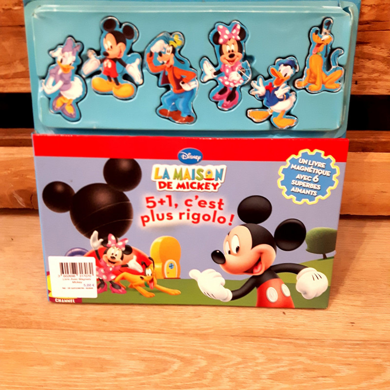 Livre avec magnets Mickey