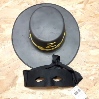 Chapeau noir avec masque de Zorro