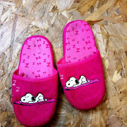 chaussons rose Snoopy