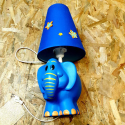 lampe de chevet bleu et orange éléphant