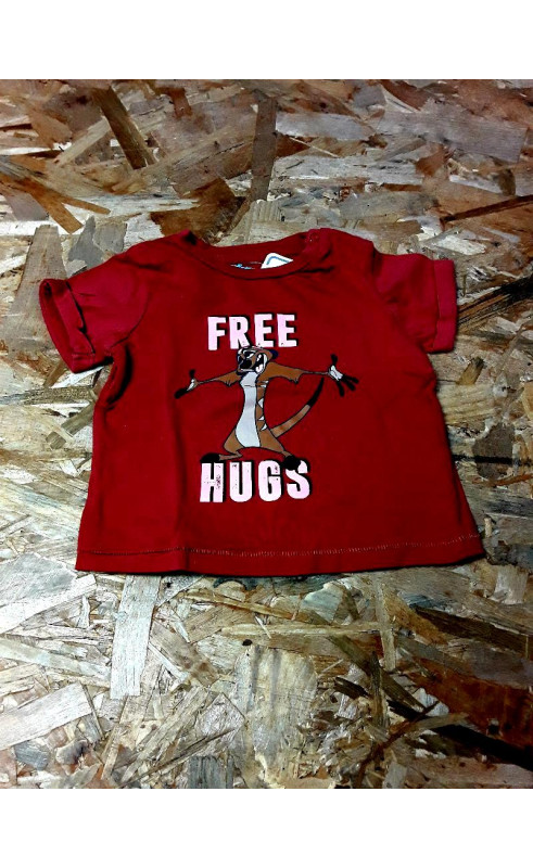T shirt MC rouge imprimé Timon " free hugs "