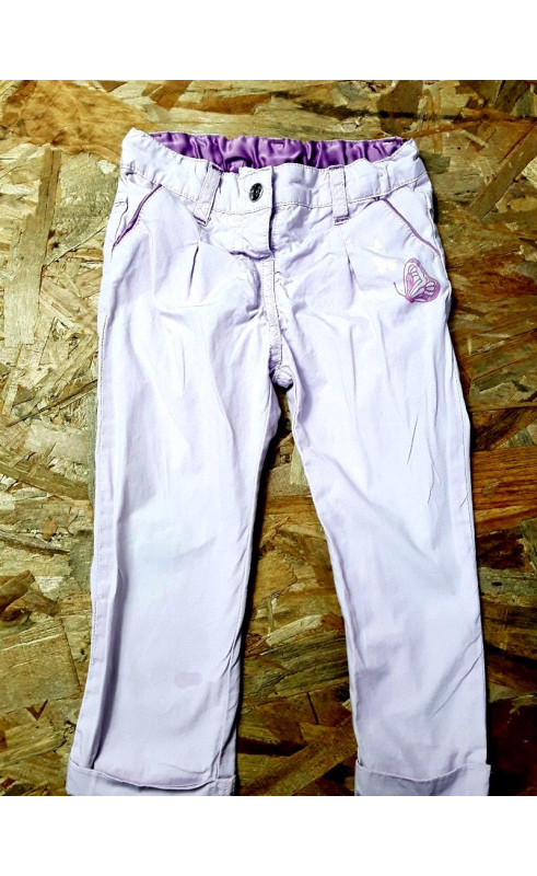 Pantalon violet imprimé papillons