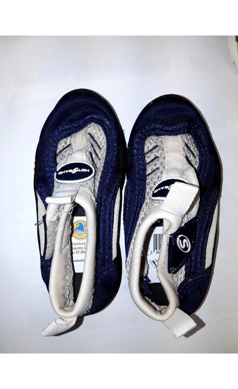 Chaussures de plage bleu et blanc 23