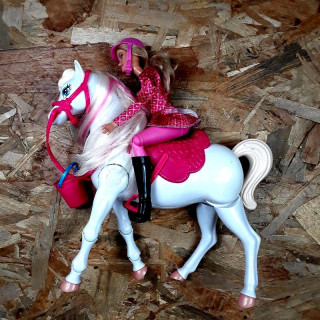 Poupée Barbie Cavalière et son Cheval Interactif