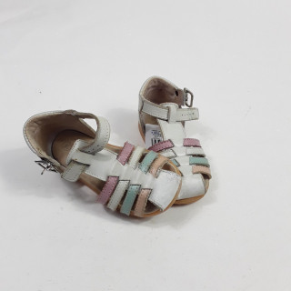 Sandale blanche et multicolor