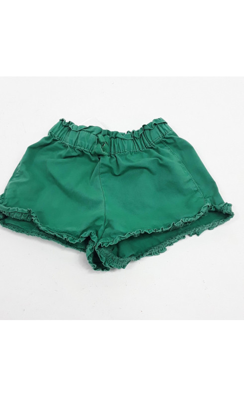 Short vert avec noeud liseré doré