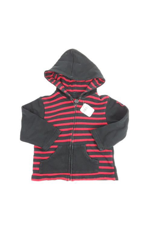 Gilet zippé rouge et noir à capuche