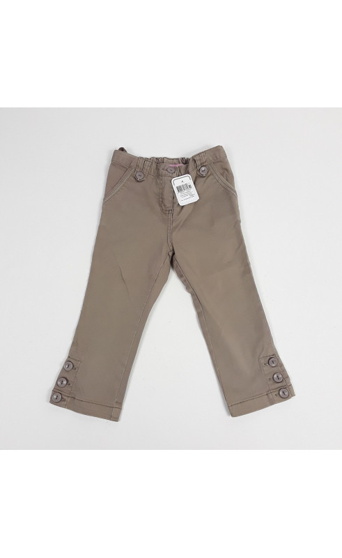 Pantalon taupe avec bouton a la cheville