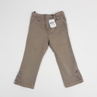 Pantalon taupe avec bouton a la cheville