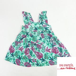 Robe verte avec feuille rose