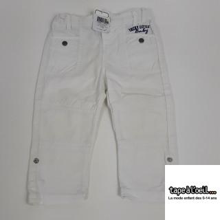 Pantalon blanc avec écriture bleu " lucky little baby "