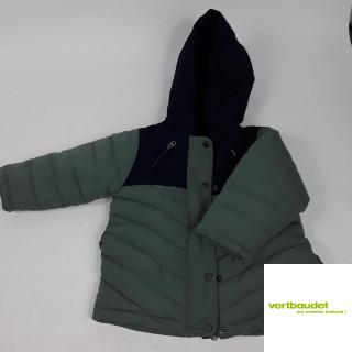 Manteau type doudoune à capuche verte et bleue