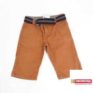 Short marron avec ceinture bleu marine