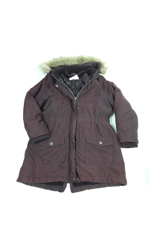 Manteau à capuche fourrure prune avec doublure matelassée