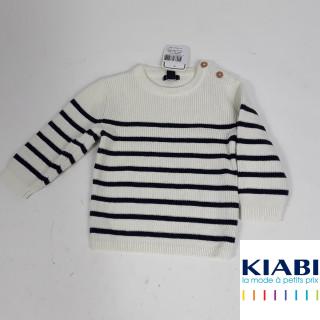 pull en maille blanc avec rayures bleu