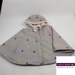 Manteau type poncho gris à pois colorés