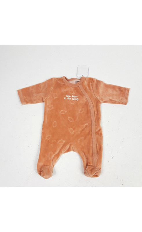 pyjama orange motifs feuilles "new born in the family"