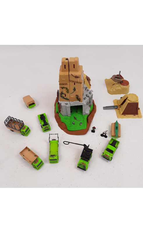 LOT DE PIECES MAJORETTE JUNGLE MISSION + 6 vehicule