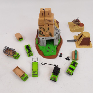 LOT DE PIECES MAJORETTE JUNGLE MISSION + 6 vehicule