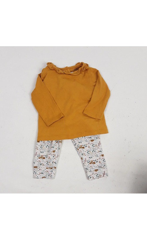 ensemble 2 pièces leging blanc avec motifs de la nature et t-shirt ml jaune moutarde avec ouverture deriére