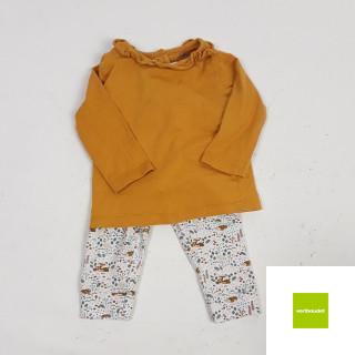 ensemble 2 pièces leging blanc avec motifs de la nature et t-shirt ml jaune moutarde avec ouverture deriére